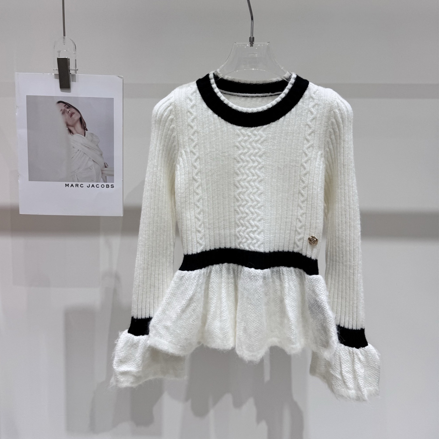 法式撞色收腰针织衫女26秋冬新款山茶花金属装饰喇叭袖毛衣上衣,女装/女士精品,毛针织衫,淘宝优惠券,粉丝福利购,淘宝优惠卷