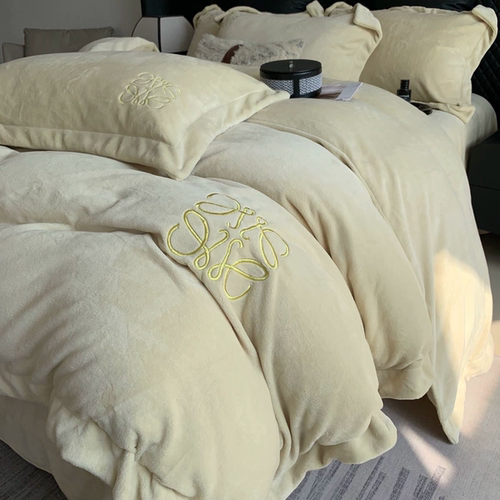 秋冬新款240克全工艺加厚保暖牛奶绒刺绣单双人四件套加大套件