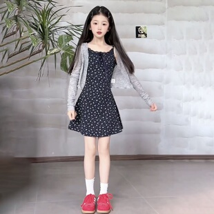 蓝色碎花吊带连衣裙开衫套装女童夏季2025新款韩系气质穿搭一整套
