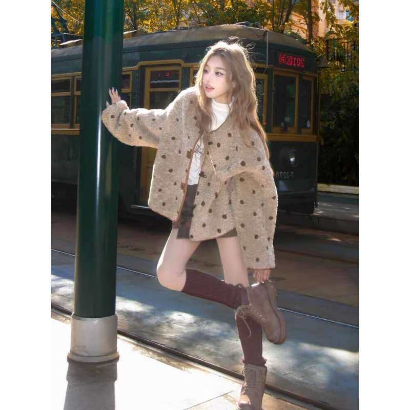 双面穿麂皮绒羊羔毛外套女冬短款时尚洋气皮毛一体波点毛绒厚上衣,女装/女士精品,短外套,淘宝优惠券,粉丝福利购,淘宝优惠卷