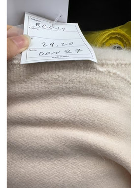 门幅两测有脏AGN 64.1%羊驼毛35.9%羊毛进口面料 宽162CM 775G/M