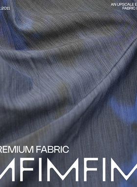 AGN 棉+PL时装面料蓝色高速花印花羽绒服布料幅宽147CM 157G/M