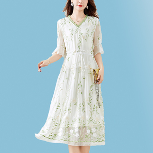 绝美重工2025新款刺绣中袖夏季桑蚕丝真丝连衣裙仙女高级感加大码