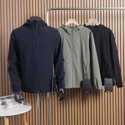 春季新品，男士户外运动休闲连帽冲锋衣外套！0721