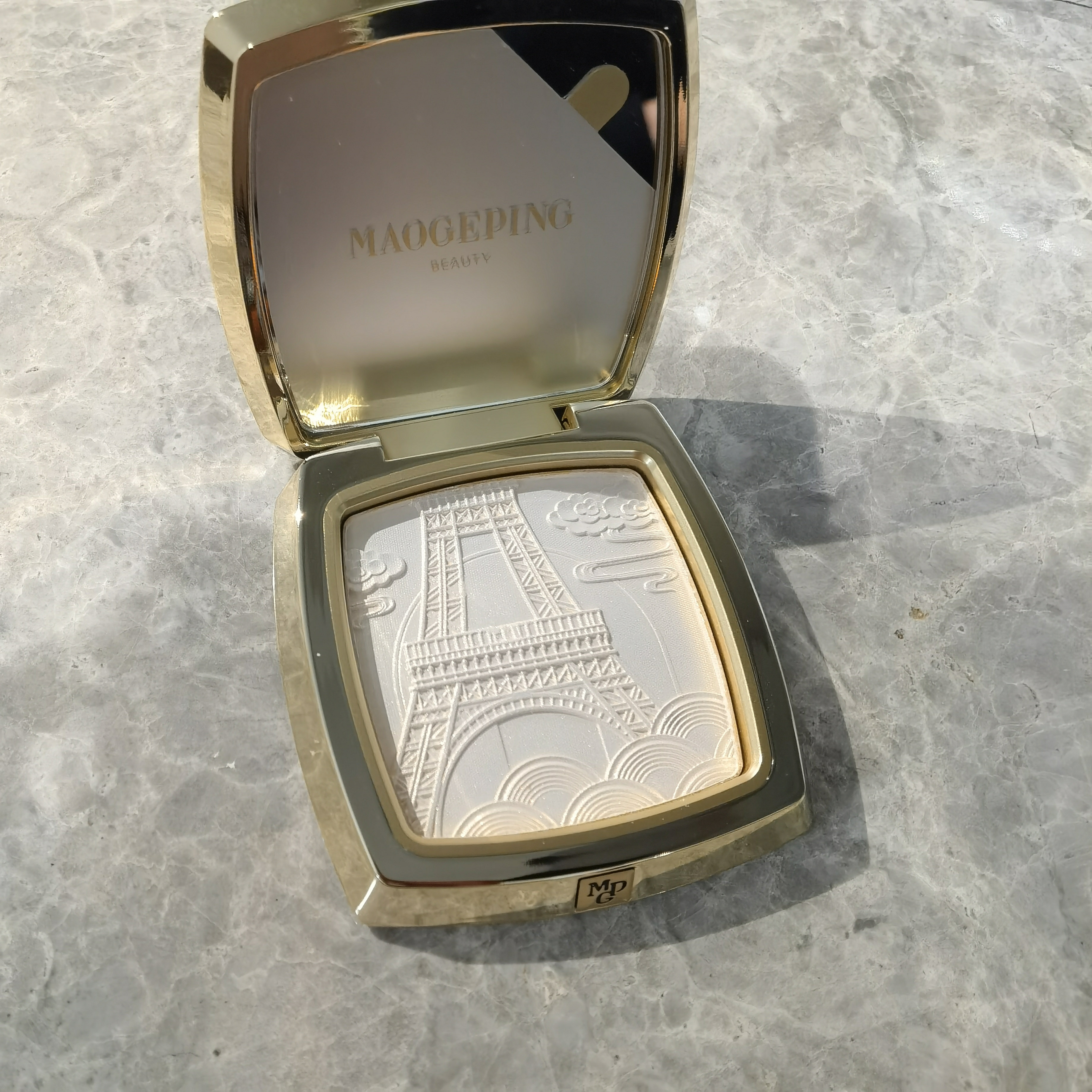 毛戈平高光粉饼2024限量版正装无盒无底标,彩妆/香水/美妆工具,粉饼,淘宝优惠券,粉丝福利购,淘宝优惠卷