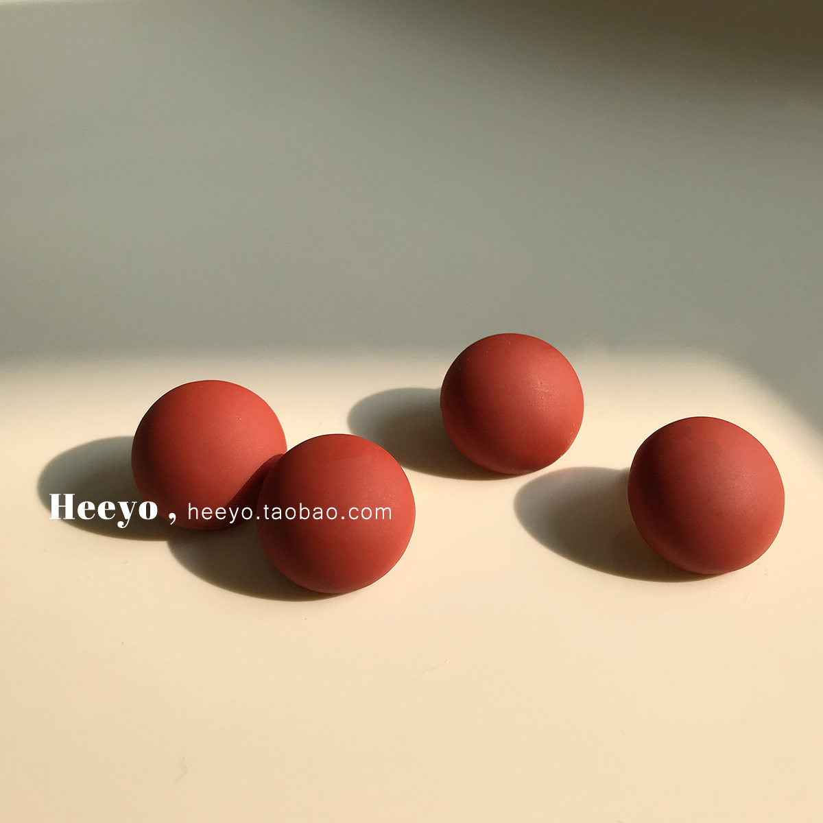 heeyo 日暮黄昏/ 圣诞气质显白耳钉哑光红色磨砂圆形复古耳夹耳环