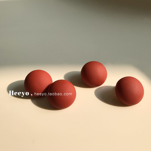 heeyo 日暮黄昏/ 新年气质显白耳钉哑光红色磨砂圆形复古耳夹耳环