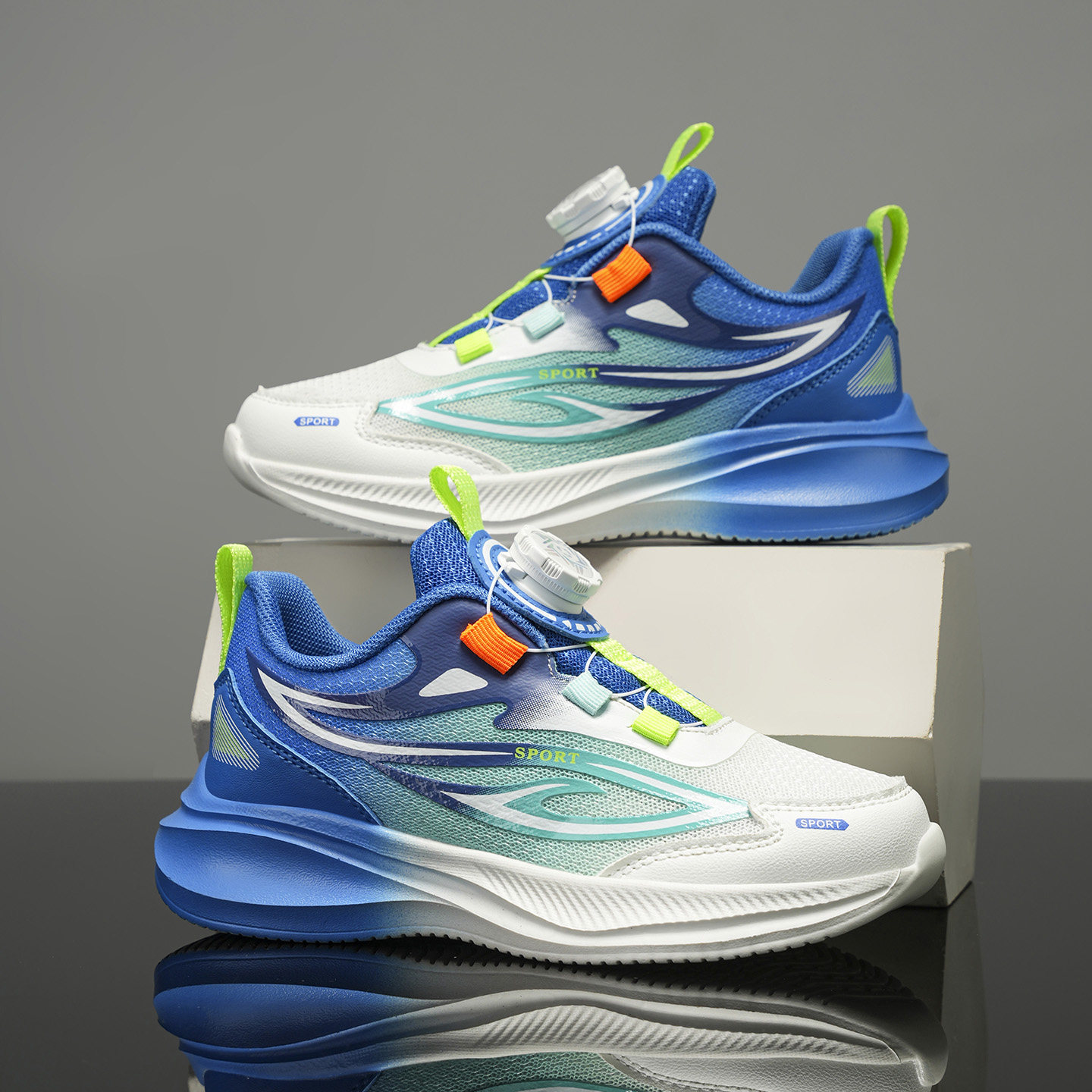 儿童鞋子男童轻便运动鞋春季款男孩旋转扣跑步鞋中大童减震旅游鞋