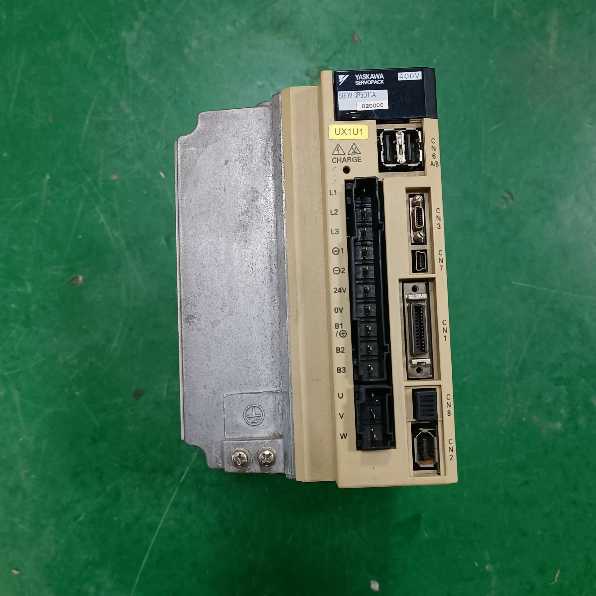 安川 SGDV-3R5D11A 400V高压伺服驱动器 议价
