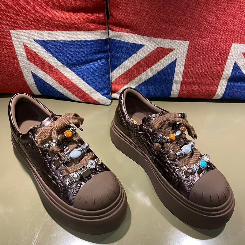 卡斯丹2025秋欧货牛皮厚底板鞋女圆头串珠系带深口休闲百搭女单鞋