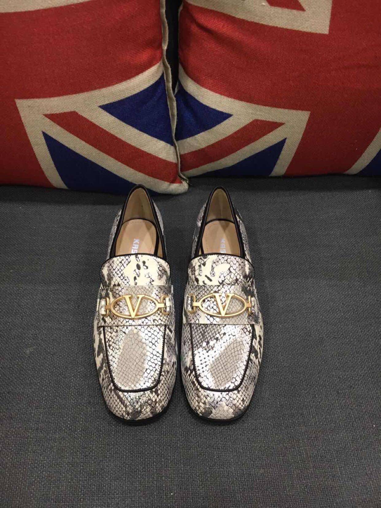 欧洲站新品2020春夏季欧货低跟平底单鞋女深口平跟套脚英伦复古潮,女鞋,深口单鞋,淘宝优惠券,粉丝福利购,淘宝优惠卷