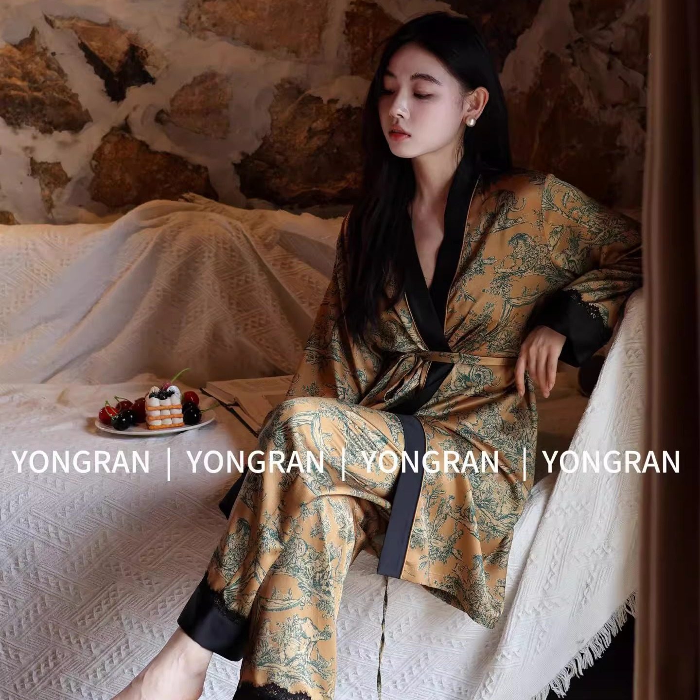 雍然冰岛丝三件套睡衣女士秋睡袍吊带背心长裤老花老虎家居服实体