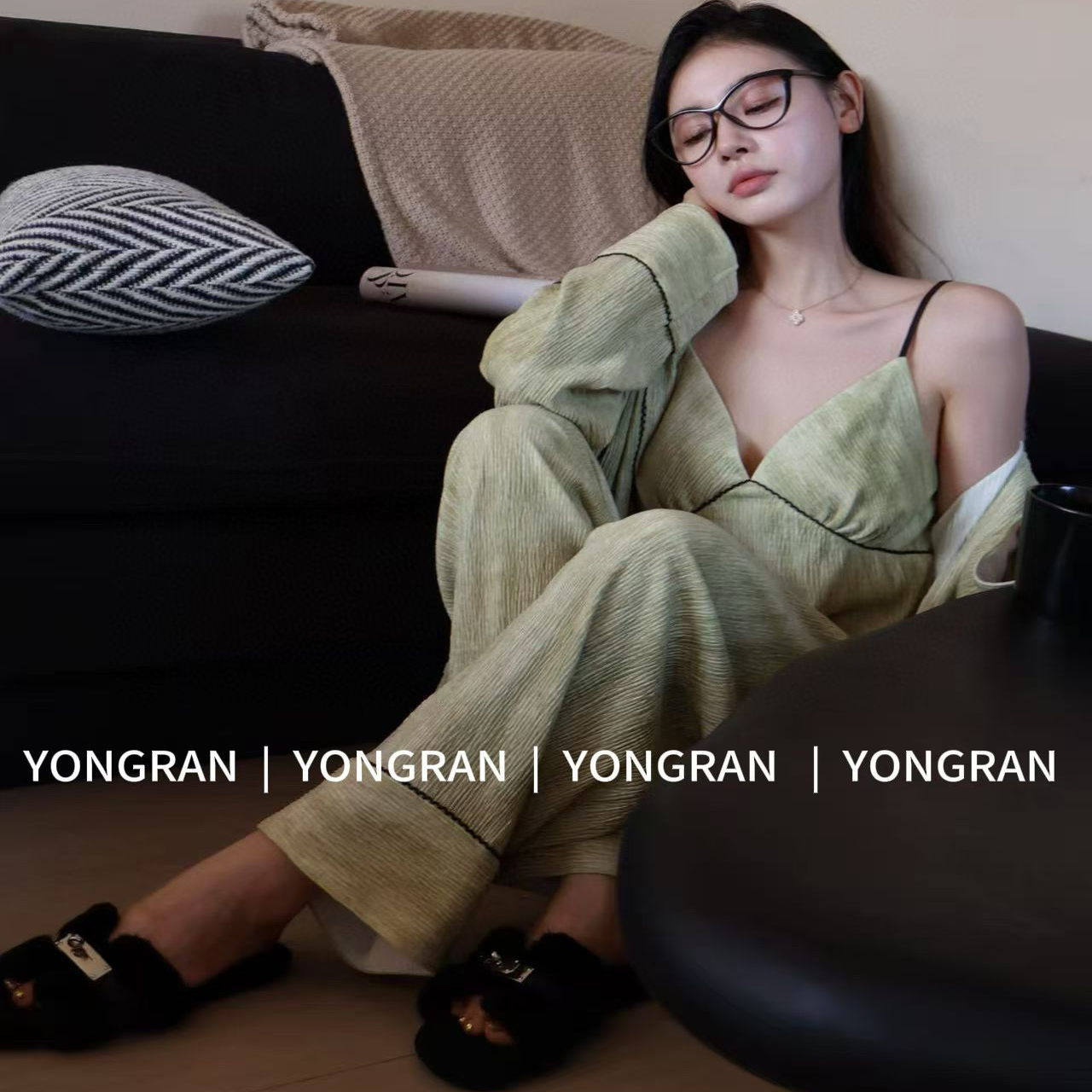 雍然淡淡绿冬睡衣女士压皱绒薄绒高级感三件套睡袍吊带家居服实体