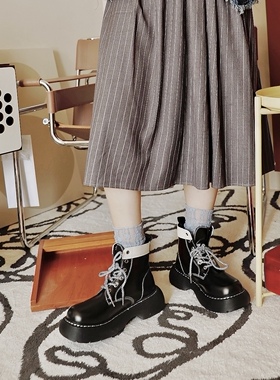 ANN and SAM 奥利奥辣妹撞色黑色圆头松糕底马丁靴 2025秋冬新品