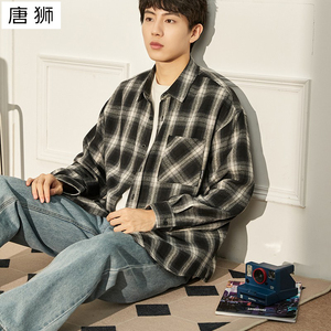 唐狮2023春季新款长袖格子衬衫口袋复古外穿日系休闲黑白男士衬衣