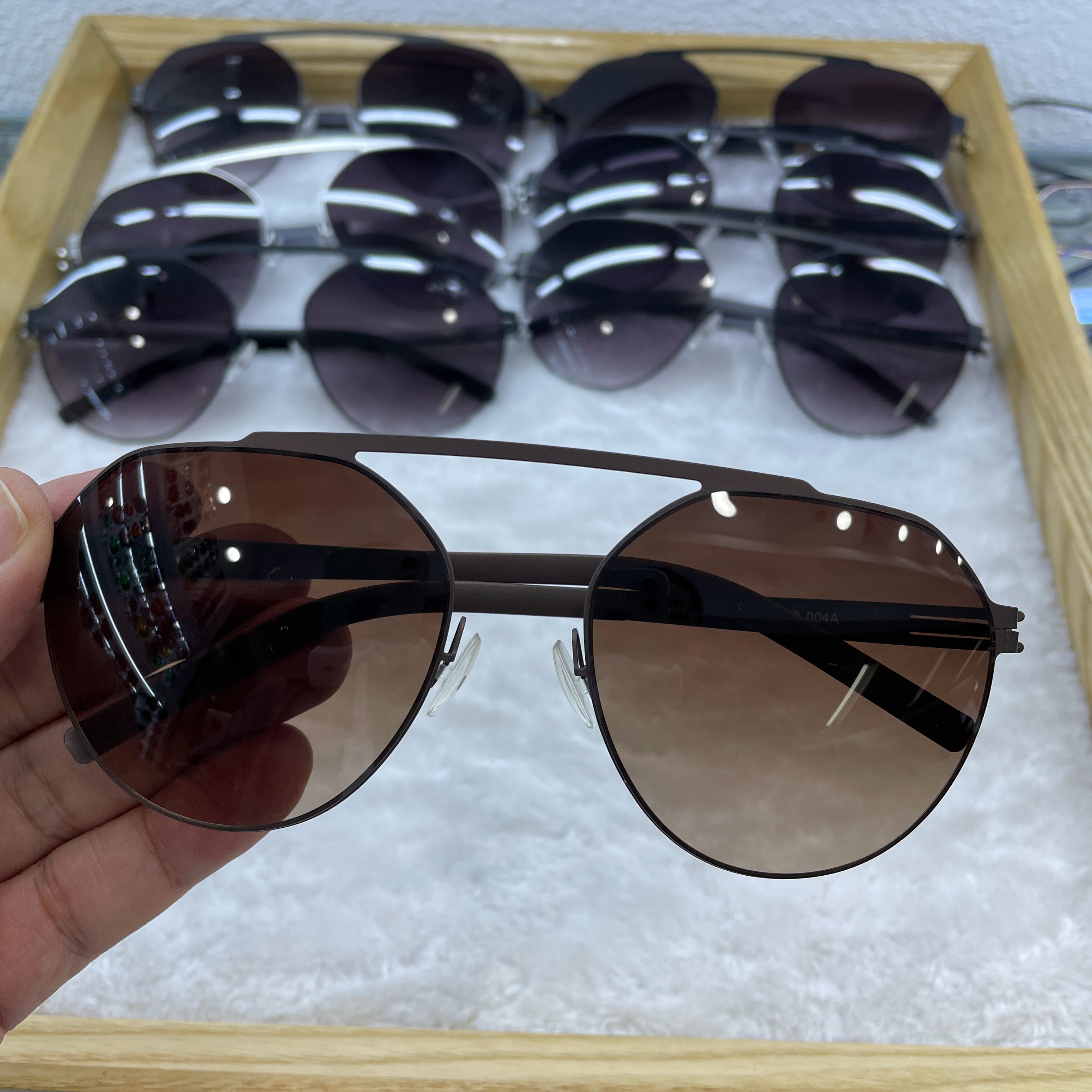 德国柏林设计无螺丝偏光太阳眼镜单梁墨镜男女款蛤蟆镜