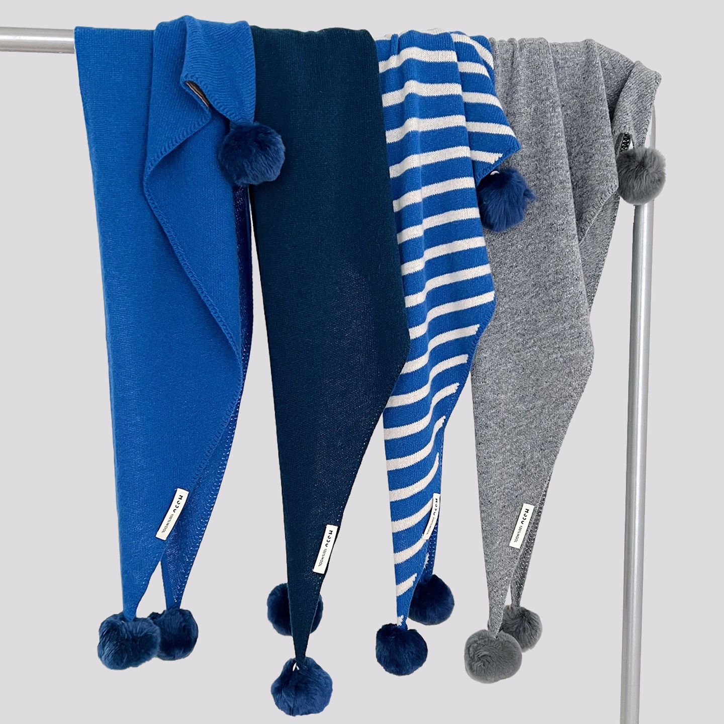 纯色100%羊毛三角围巾女秋冬季保暖毛球披肩两用外搭条纹坎肩围脖