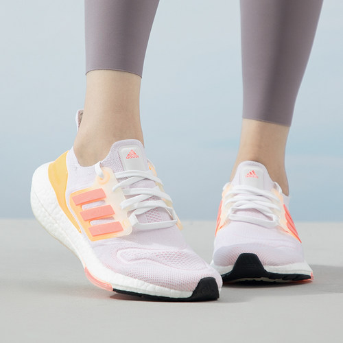 阿迪达斯女子ULTRBOOST22新款跑步鞋透气舒适运动鞋GX5595