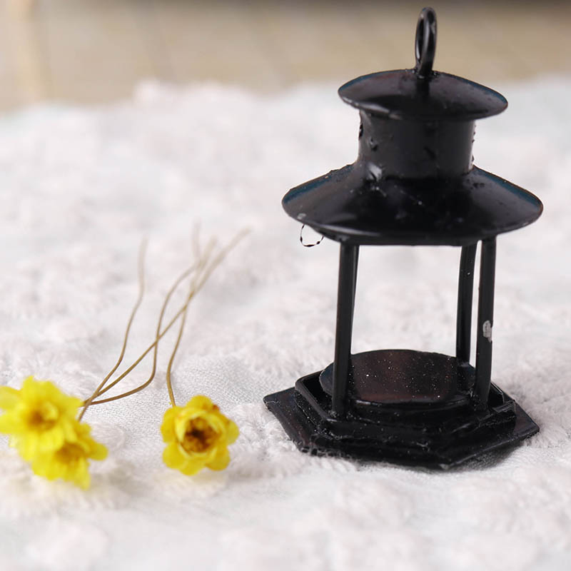 12分模型微缩食玩复古油灯里左拉