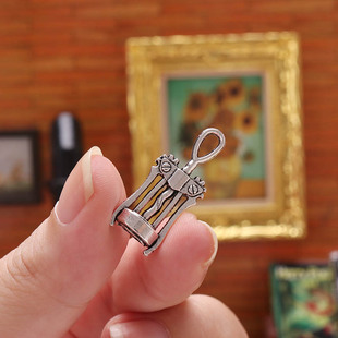 里左拉 珍模型娃娃屋配件场景dollhouse 微缩食玩红酒开瓶器6分袖