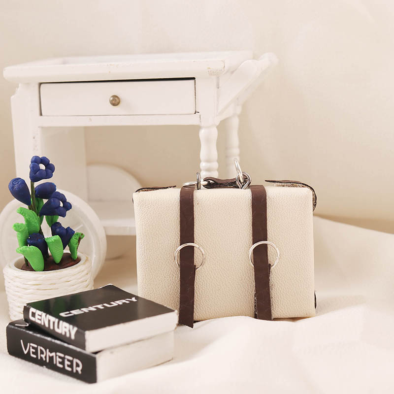 里左拉微缩模型12分皮箱模型