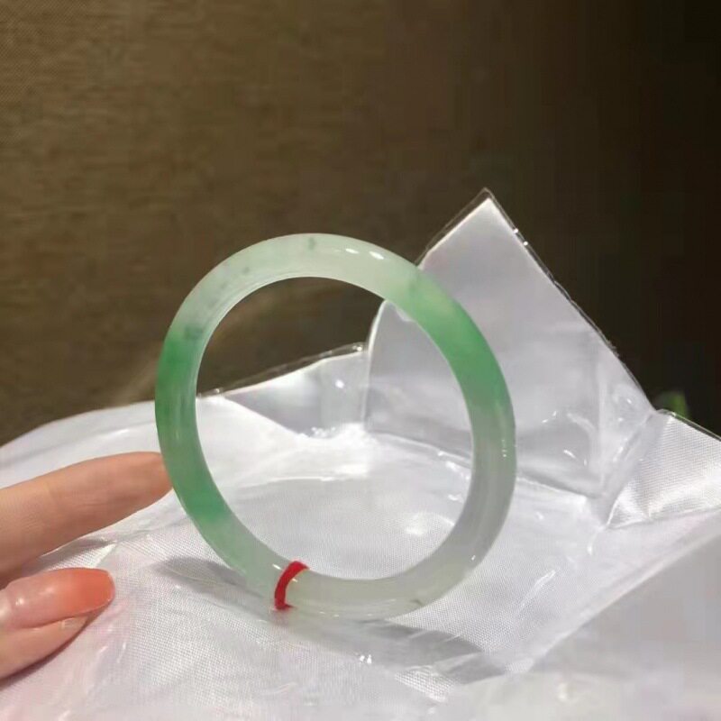 A翡翠手镯玉手镯叮当镯细圆条美人镯小细条冰种飘绿晴底浅绿手环
