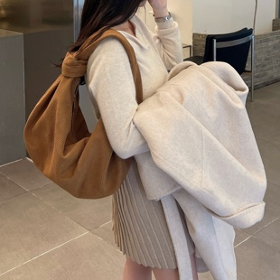 饺子包大号JODIE秋冬灯芯绒轻便百搭时尚梦中情人女士手提单肩包