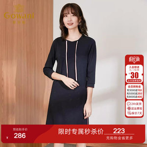 乔万尼商场春装新款烫钻针织飘带弹力舒适速干透气宽松休闲连衣裙