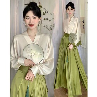 改良汉服女成人中国风日常现代浅绿色百迭裙通勤套装