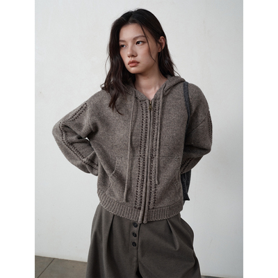 SOMETHING INHERE 33%羊毛混纺撞色提花连帽落肩拉链开衫毛衣