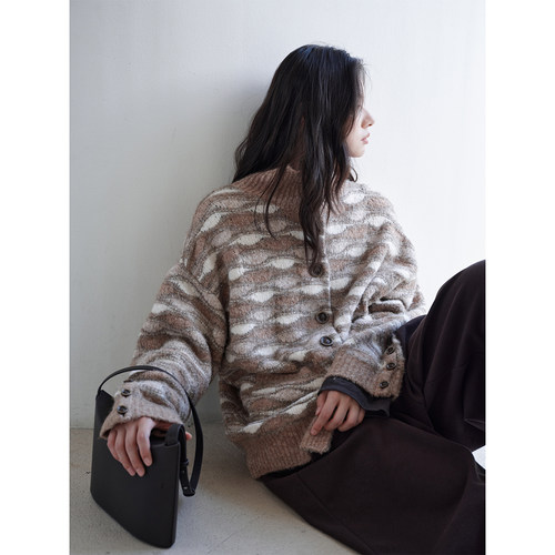 SOMETHING INHERE 亲肤柔软 含羊毛波浪撞色轻量立领开衫毛衣外套