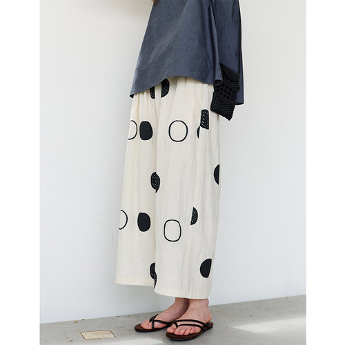 SOMETHING 黑白波点 剪花肌理感松紧腰九分阔腿裤