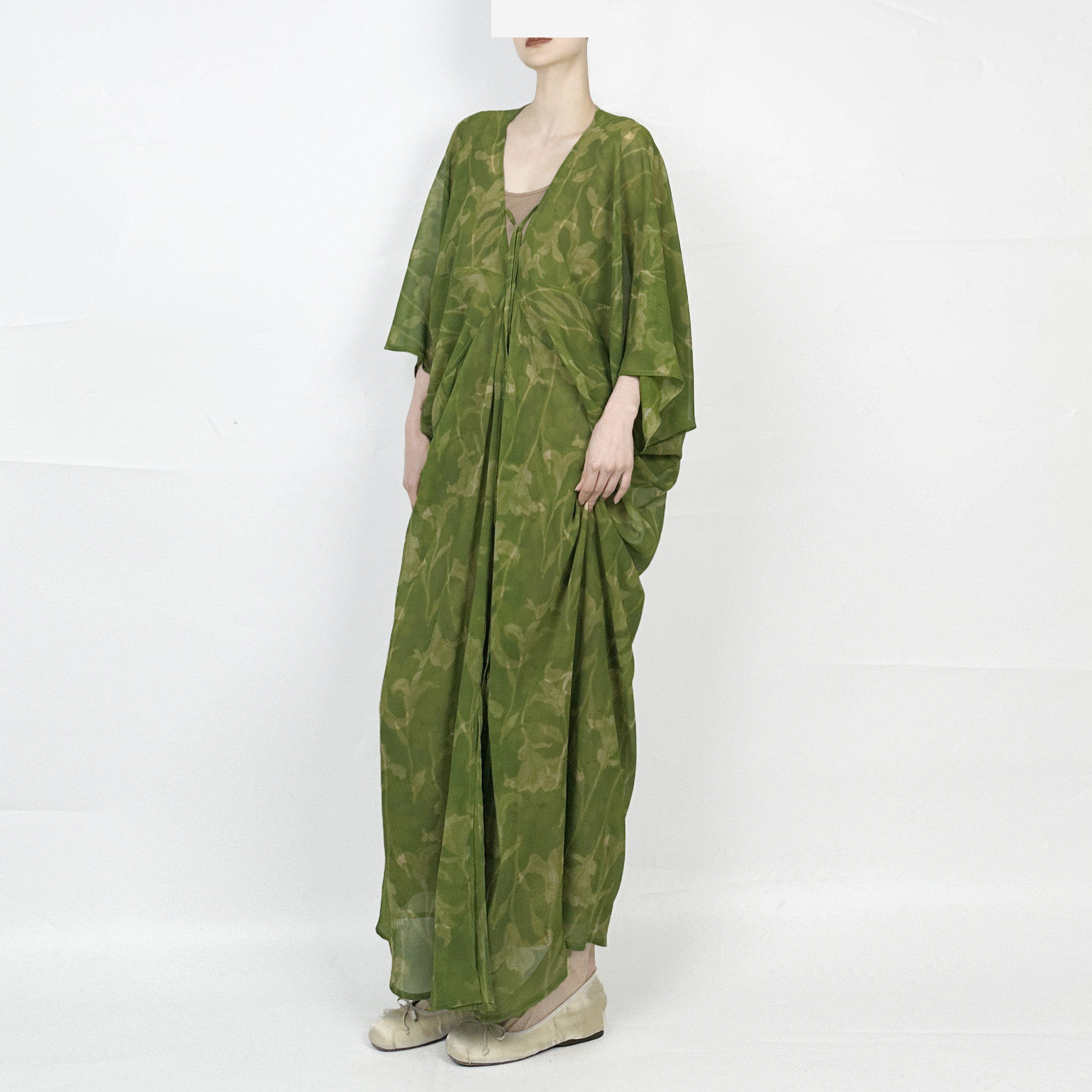 没2月《春涧浮烟》清冷感V领新中式度假裙2026年夏季新款两件套裙