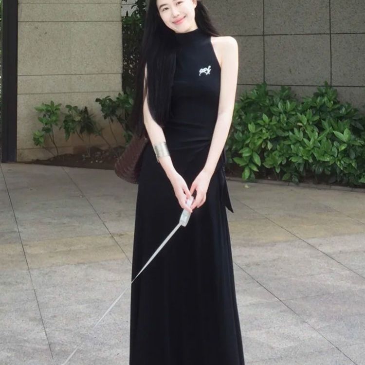 夏季纯欲风辣妹露肩无袖挂脖上衣高腰显瘦a字半身长裙两件套装女