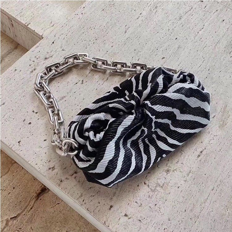 网红明星同款ins超火斑马纹粗链条云朵包单肩腋下包包女2020新款