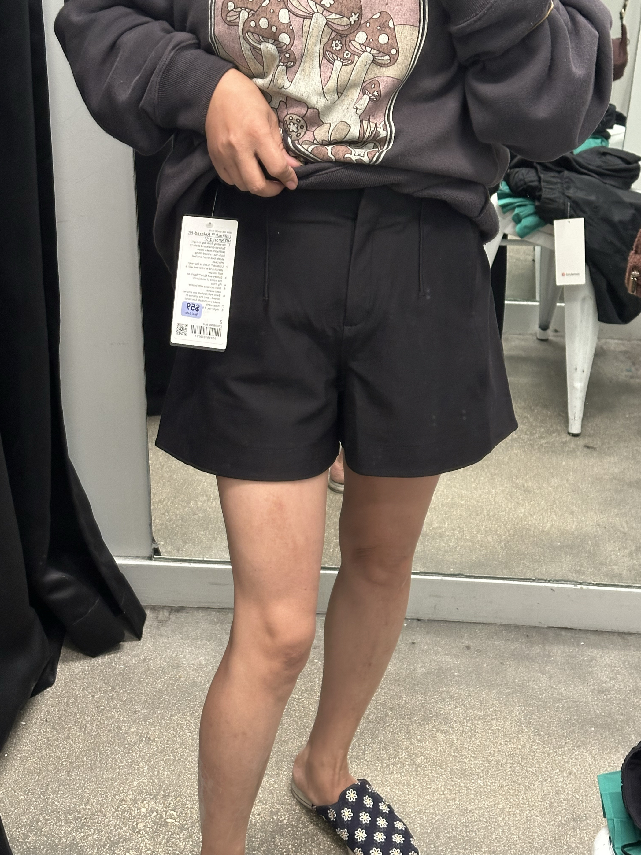 Lululemon宽松刺绣标斜纹布女士休闲短裤 短裙皱褶网球裙瑜伽裤