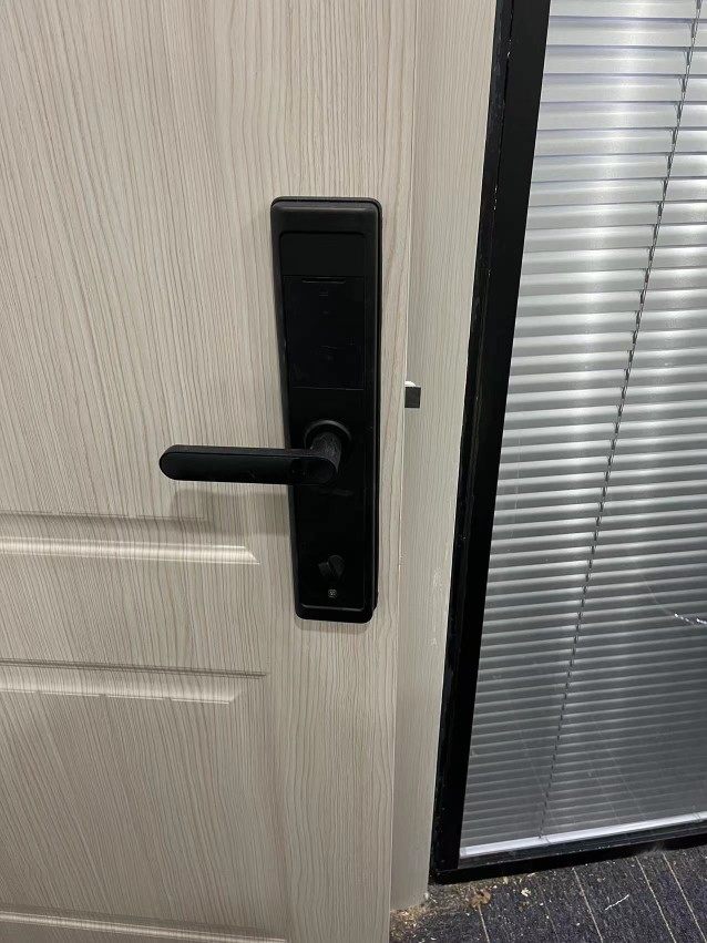 新品钰银格智能门锁密码锁入户门指纹锁一握开家用安全