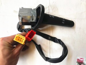 重汽豪沃A7转向灯开关雨刮开关A7组合开关