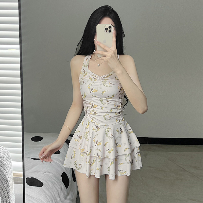泳衣女2026新款爆款女士连体性感显瘦遮肚高级感温泉度假网红泳装