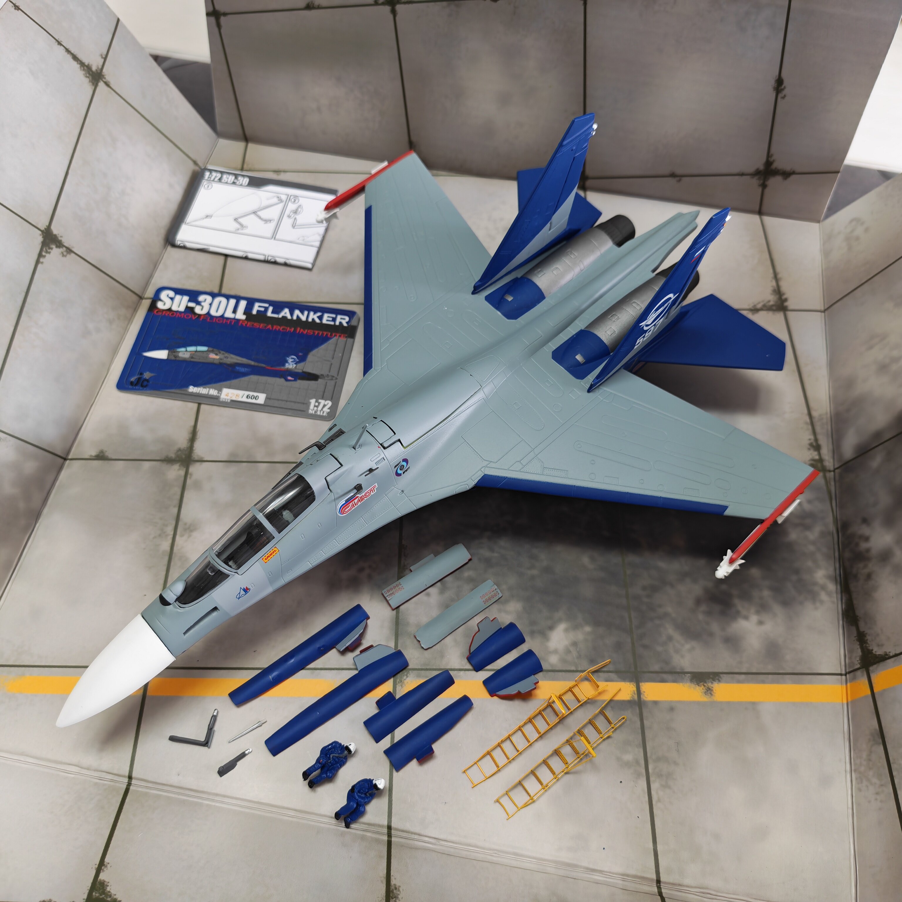 特价JC Wings 苏30格罗莫夫飞行研究院SU-30LL 1:72合金战机模型