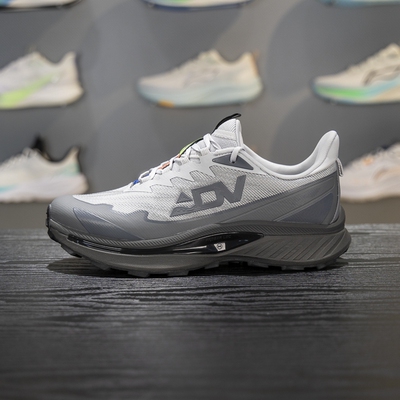 李宁男子越野跑鞋支撑稳定