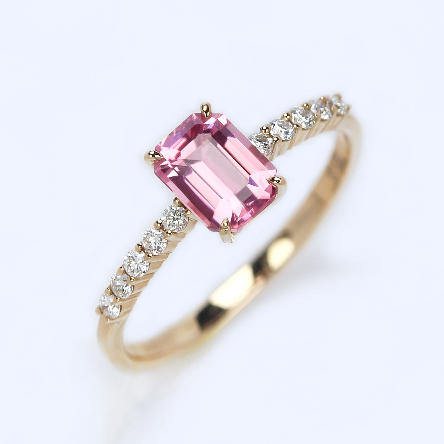 18K玫瑰金无烧马亨盖尖晶石戒指 近玻璃体艳粉色天然宝石女款双证