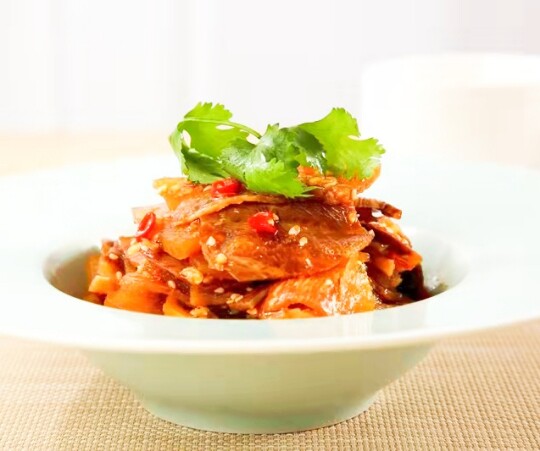 纸片牛肉酒店特色半成品凉菜麻辣牛肉零食餐饮特色红油凉拌即食