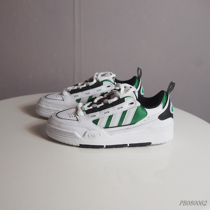 除了男士和儿童不能穿板鞋