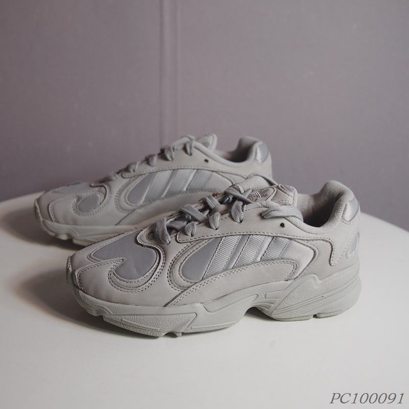 YUNG-1经典款低帮休闲鞋