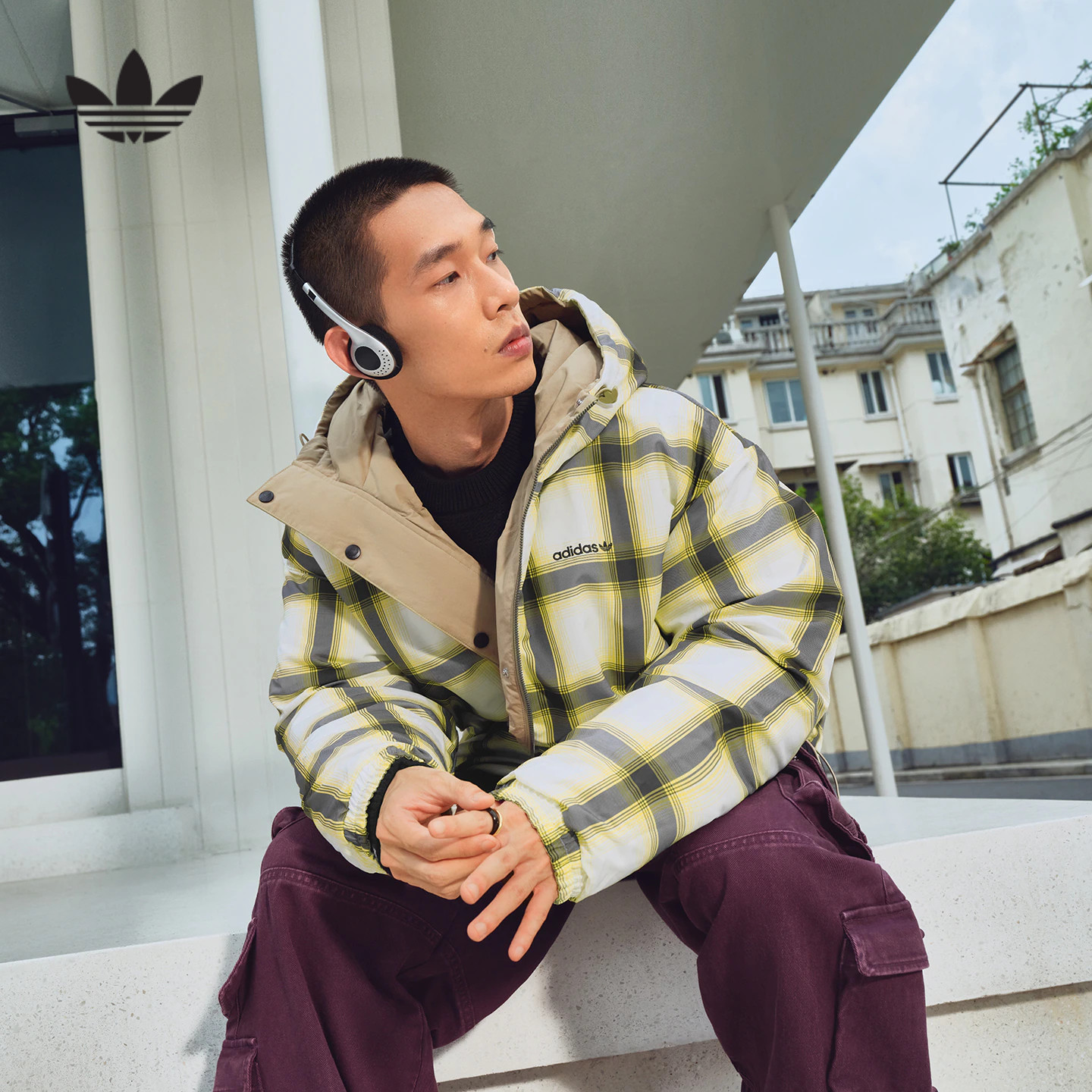 adidas阿迪达斯三叶草双面穿鸭绒连帽羽绒服保暖冬男面包服KF