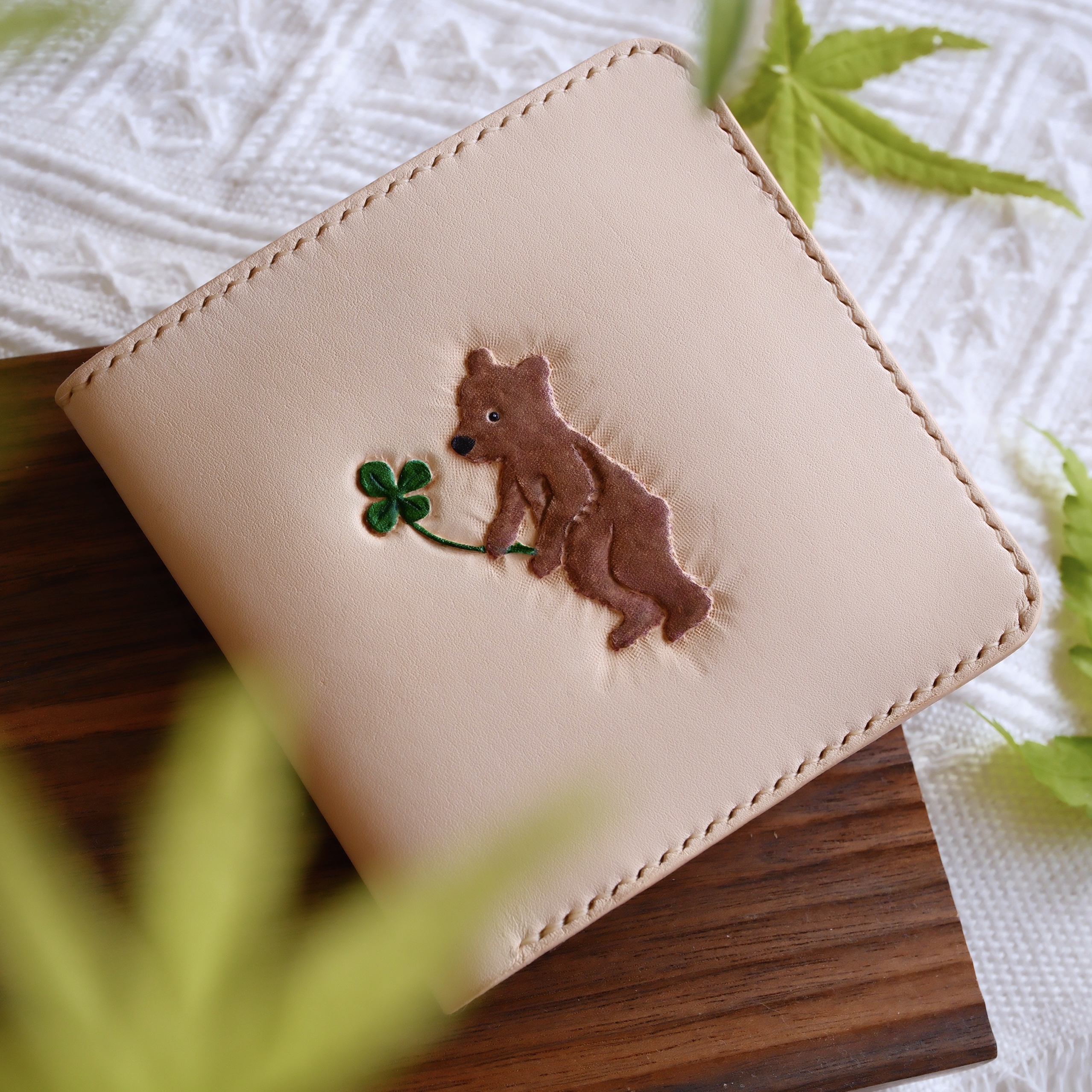 秋山手作原创雕刻头层牛皮钱包