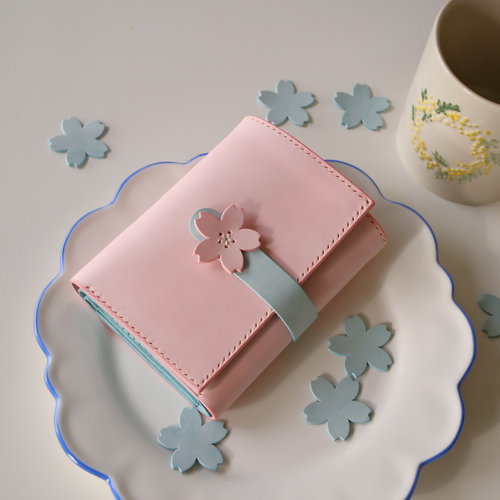 春樱。秋山手作头层牛皮手工制作薄荷粉樱花雾蜡皮钱包卡包