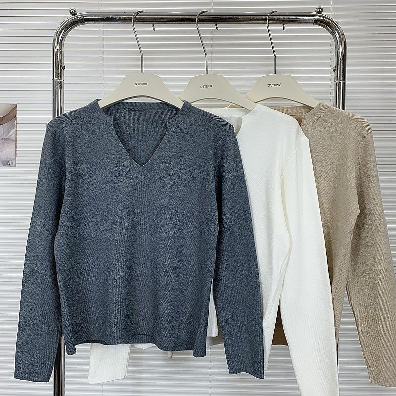 修身显瘦2024秋季新款毛衣剪刀领