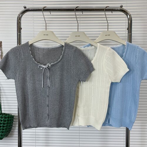 蓝色蕾丝花边U领针织T恤短袖